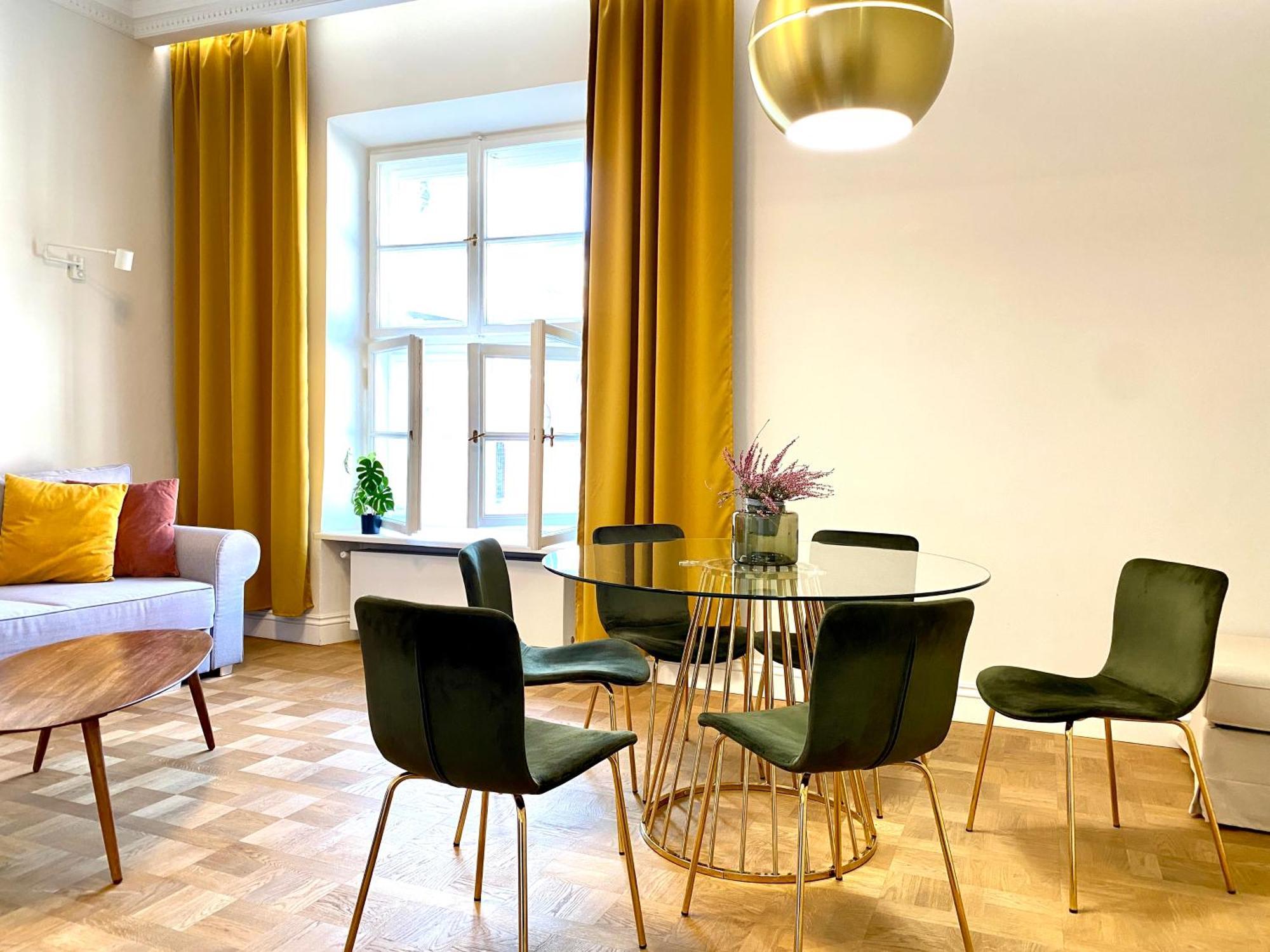 Mint Luxury At The Main Square Apartament *