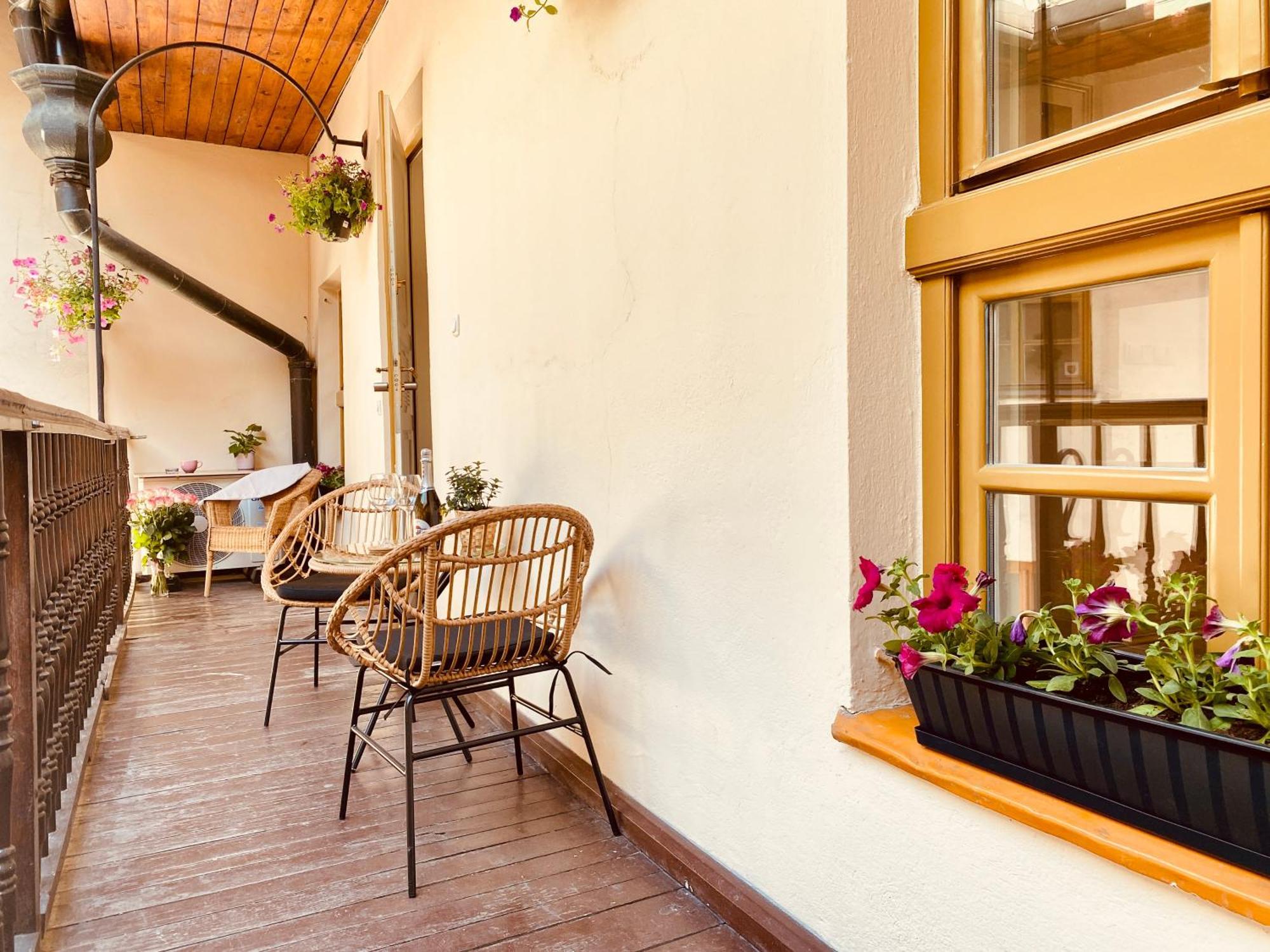 Mint Luxury At The Main Square Apartament