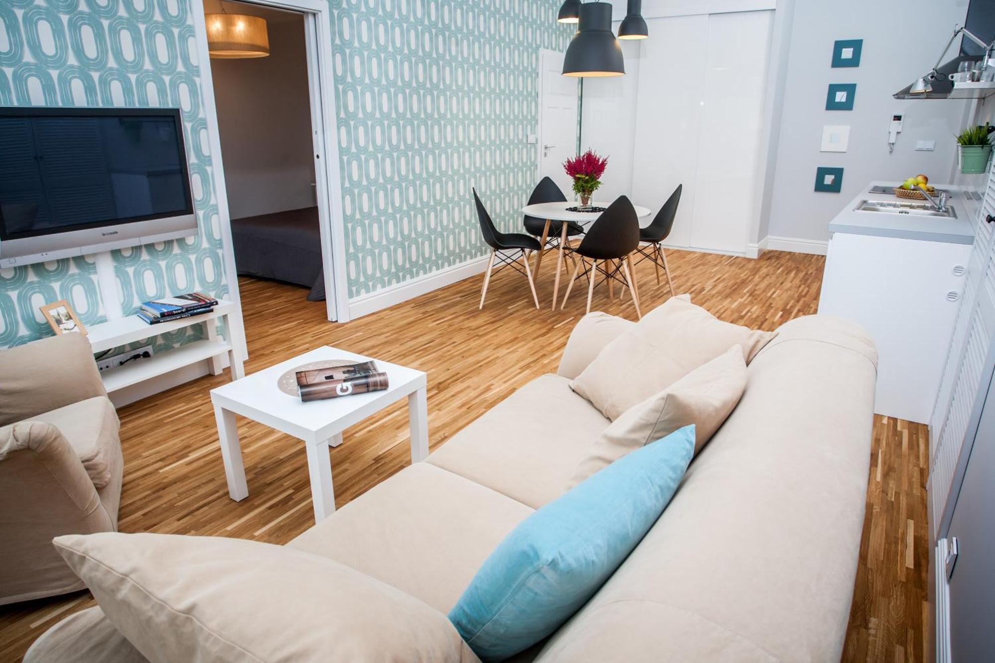 Mint Luxury At The Main Square Apartament