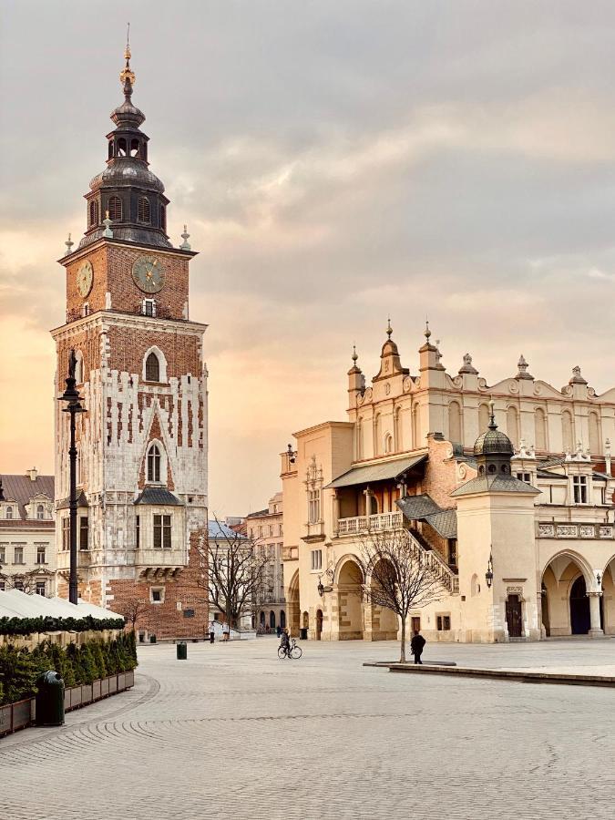 Mint Luxury At The Main Square Apartament *